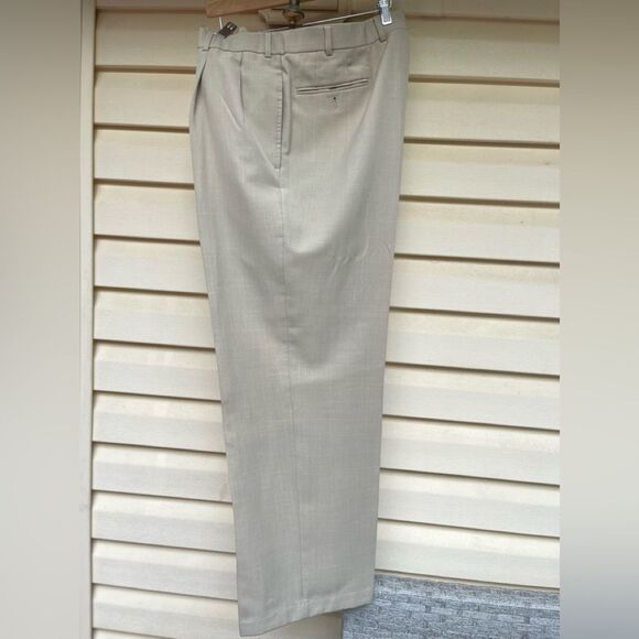 J.Ferrar light beige/cream 2-piece pants suit, single breasted, size 46L - Picture 11 of 15